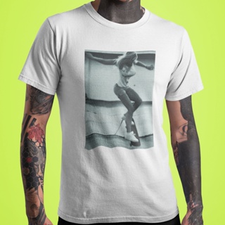 Sexy Skate Girl 中性短袖T恤 白色 衝浪滑板滑雪搖滾龐克設計插畫街頭流行樂團punk rock潮T裸女照
