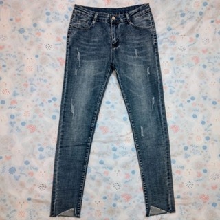 二手 小鬚邊刷破緊身牛仔褲 28 出清 二手衣服 女生 便宜賣 韓版 衣服女 修身 長腿 褲子 長褲 顯瘦 牛仔褲