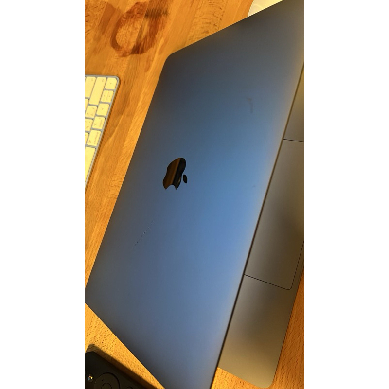 MacBook Pro 2016 13寸 二手 有使用痕跡，原價買46900