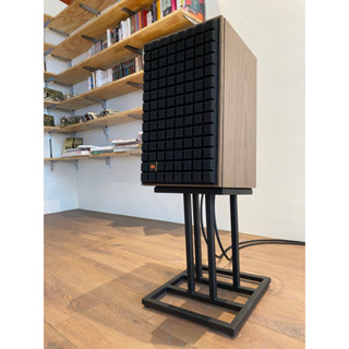 [ 沐耳 ] 美國經典 JBL 兩音路書架式喇叭 L 82 Classic 高頻調整器+ JS-80 專用鑄鐵式腳架組合