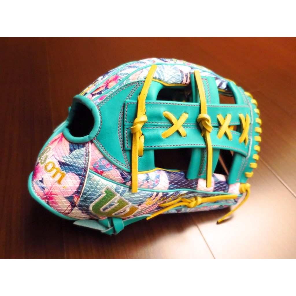 {圓圓小舖}美規WILSON A2000 custom glove威爾森棒壘球手套特別訂做訂製訂作款內野十字手套台灣國旗