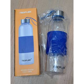 NEOFLAM * 耐熱玻璃水壺經典款550ml+矽膠套 藍色 玻璃水瓶