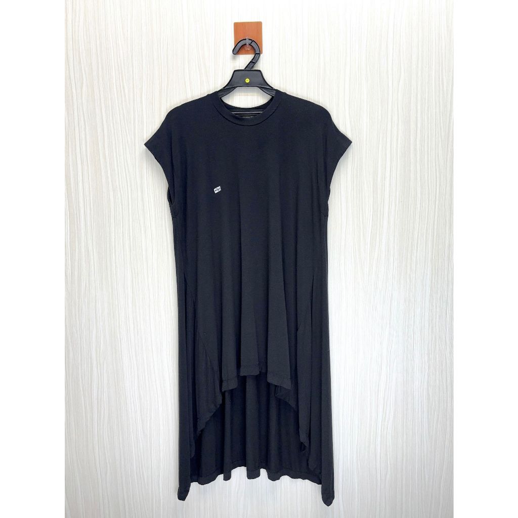 viga wang 設計師 黑色小Logo層次造型棉質洋裝