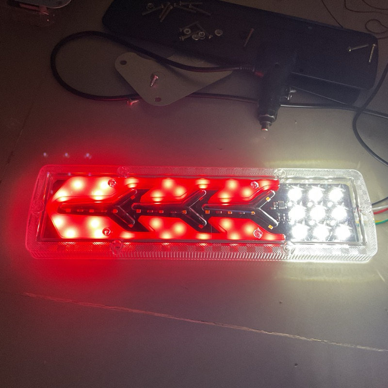 新款式LED尾燈-黃光-紅光-白光-附鐵架-倒車燈小燈-煞車燈-導光流光方向燈-貨車-堅達-一路發-小霸王-瑞獅-12V