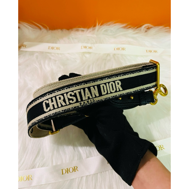 Dior 迪奧 經典黑金款Christian Dior logo 可調式刺繡背帶 近乎全新美品