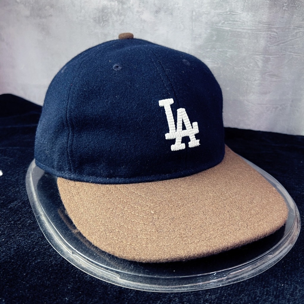 【球衣藏家】LA Dodgers 洛杉磯 道奇 深藍 燈芯絨 鐵扣 New Era 可調式 老帽 MLB Dad Hat