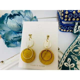 木質圓片乳白耳環 日系溫柔氣質 ｜minimal earrings / japanese style
