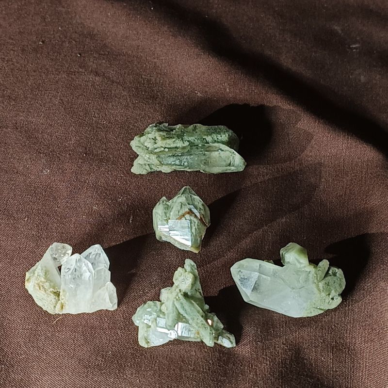 巴基斯坦 綠幽靈晶簇 白水晶簇 共生綠幽靈 收藏 招財 辦公室小物 可愛 特殊 漂亮