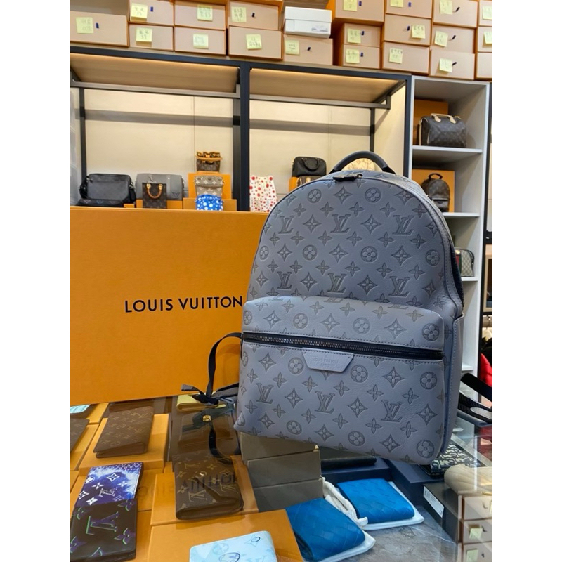 鹿晉歐美精品🦌 Louis Vuitton LV M46557 灰壓紋後背包