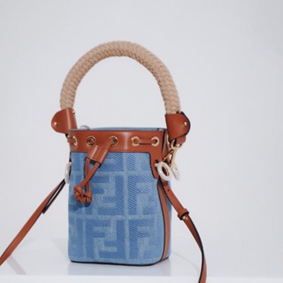 Fendi Mon Tresor 浮凸刺繡FF牛仔布二用水桶包(8BS010-藍)