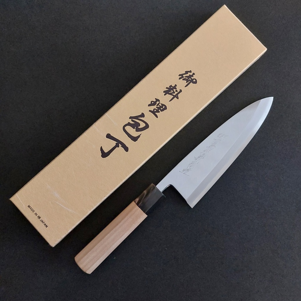 ★新品★義弘上作白二鋼鎌形薄刃包丁210mm七寸水牛柄マチ磨き裏押し化粧箱入 ☆新品☆義弘上作白二鋼鎌形薄刃包丁210mm七寸水牛