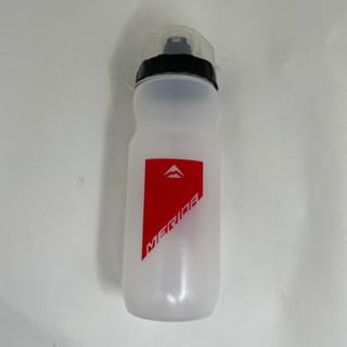 MERIDA 美利達 自行車水壺 700ml 多種配色 簡約Logo 連身防塵蓋 噴射水壺 運動水壺 單車