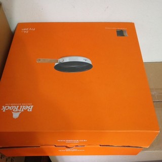 bellrock 24cm平底鍋，適合露營居家使用，手把可拆設計，附收納袋