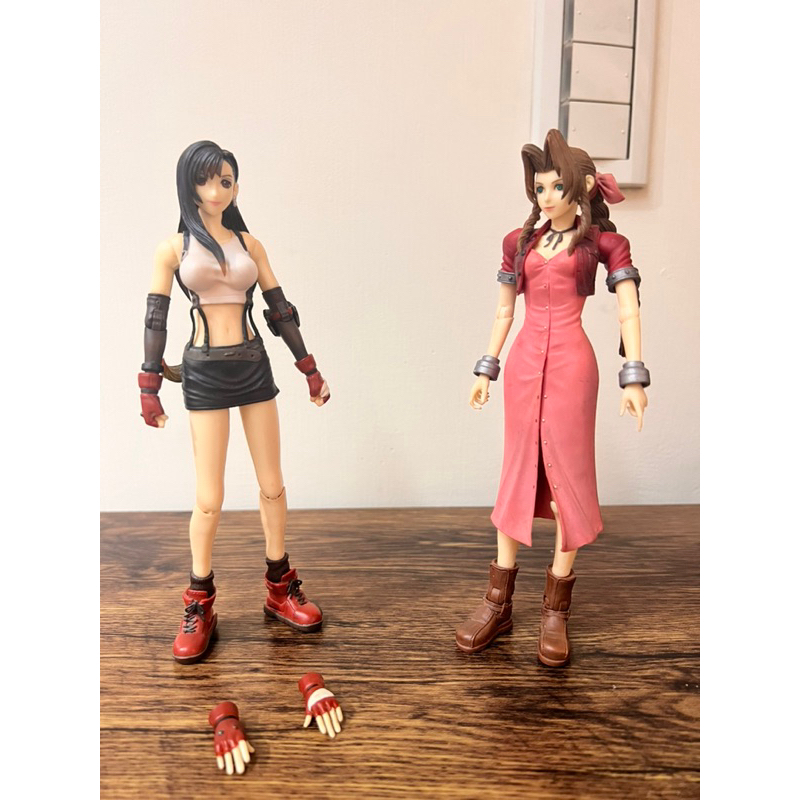 play arts FF7 太空戰士7 蒂法+愛麗絲 (二手) 合售