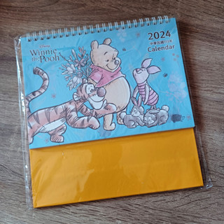 Q豆手創坊★2024年桌曆 三角-小熊維尼 WINNIE THE POOH 迪士尼 DISNEY 正版授權