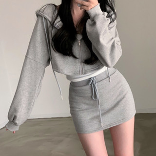 【GIRLS THING】正韓 拉鍊短版連帽外套+鬆緊窄裙兩件式套裝SET 休閒套裝 短裙套裝 短版外套 合身短裙 女裝