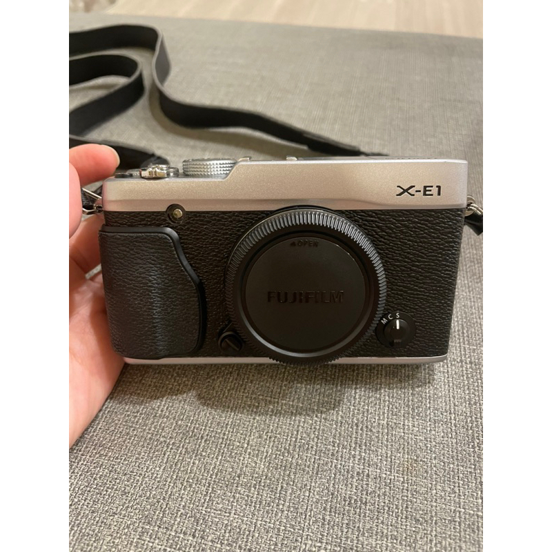 ［二手］ Fujifilm X-E1 數位相機 1630萬像素 微單眼 APS-C無反單眼