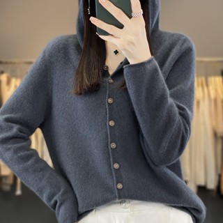 胖胖美依 針織外套 排扣外套 毛衣外套 秋冬女裝 純羊毛連帽開襟衫女純色毛衣寬鬆帽衫外套針織羊絨衫TBF19.2264