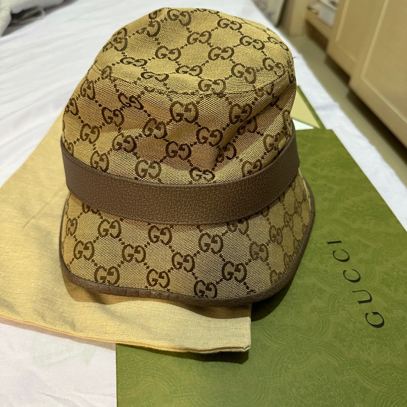 二手 近全新Gucci漁夫帽 M號 日本購入