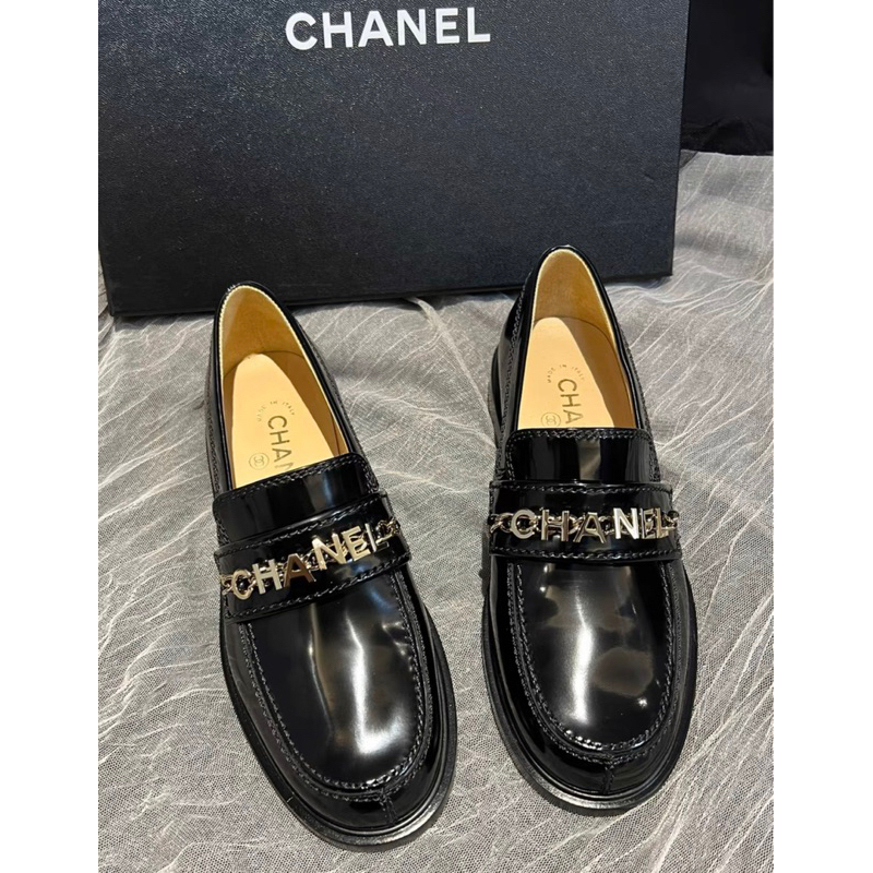 Chanel字母樂福鞋