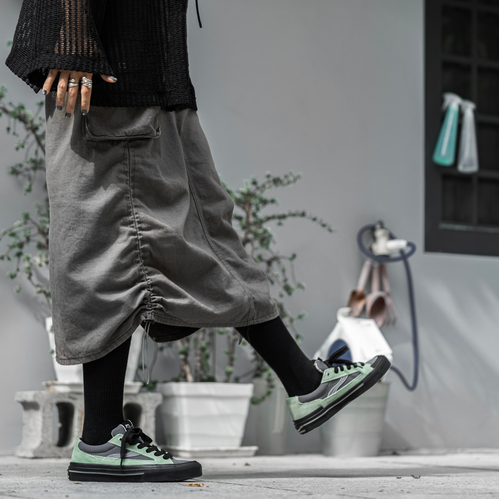 oddCIRKUS Astley II NEON DARK GREY/LIGHT GREEN 秋山灰