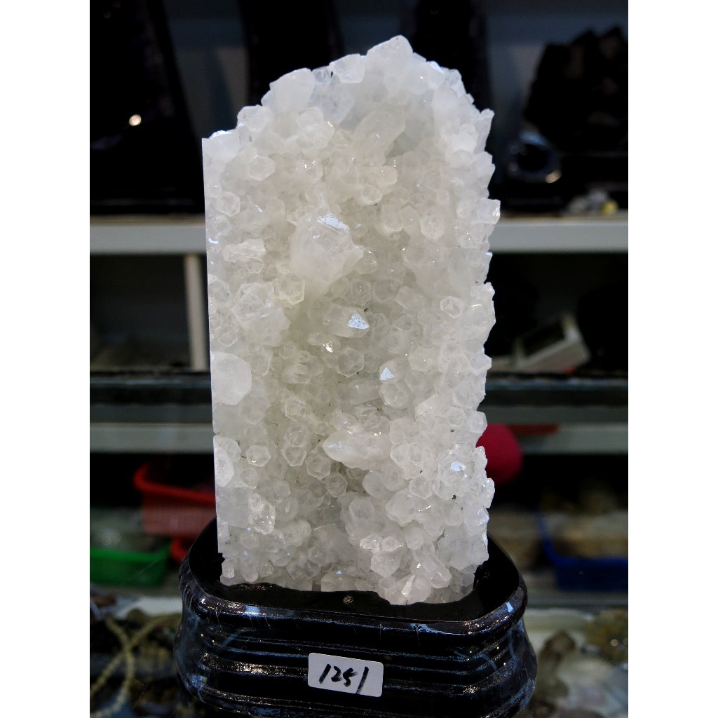 [[晶晶洞洞]]天然巴西白水晶簇.消磁石凈化風水鎮宅白水晶原石原礦皮 .重0.39-1.92公斤
