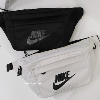 【Sharkhead】現貨 Nike Tech Hip 腰包 大包 字勾 郵差包 黑 BA5751-010 軍綠 側背包