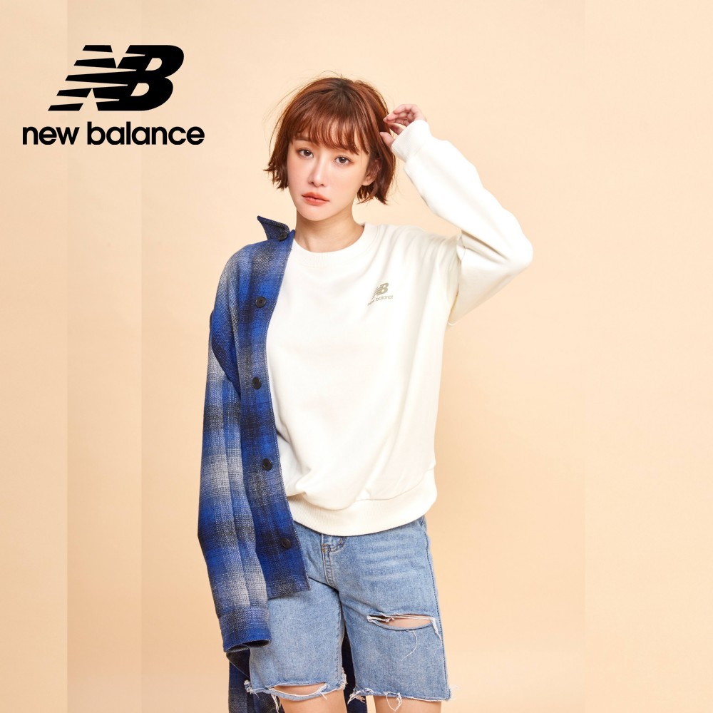 【New Balance】 NB SDS圓領英文標語長袖上衣_女性_奶油杏_AWT33317CIC