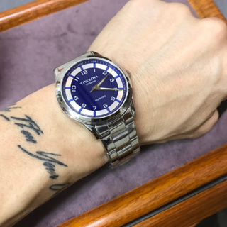 台灣老店 日本品牌 TIVOLINA 高帽子 手錶 藍寶石鏡面 不鏽鋼錶殼 日本機芯 MAW3751-B