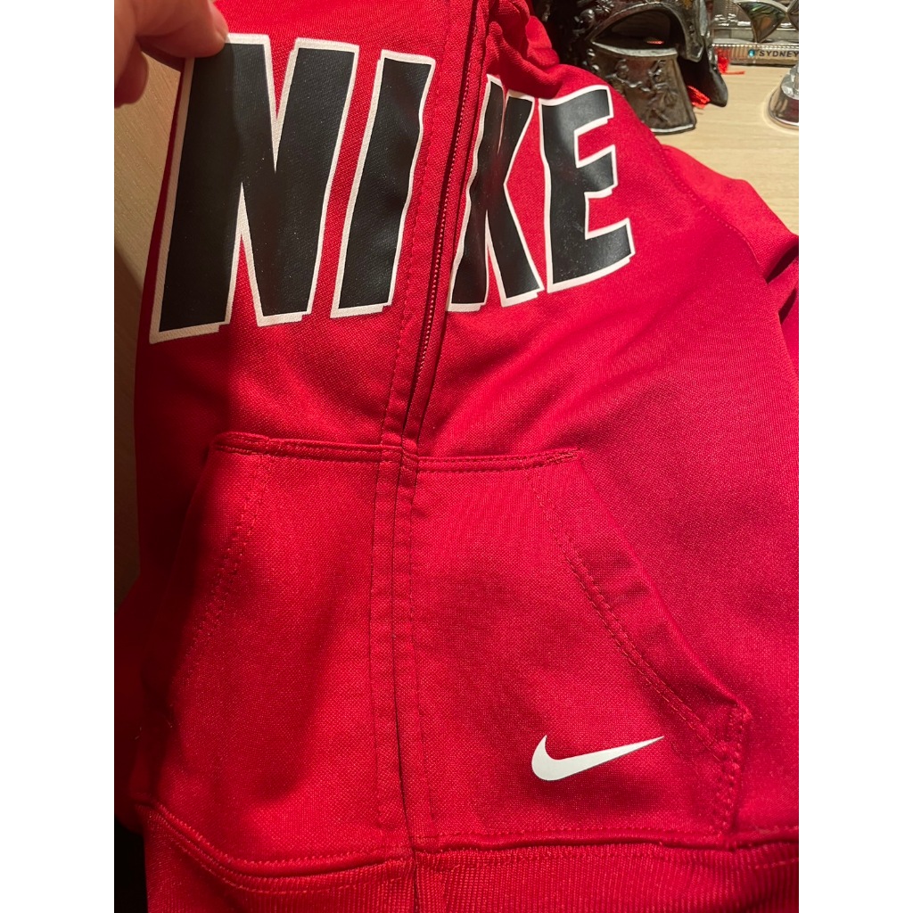 Nike 兒童 外套 紅色 新年可穿 好看 好搭 SIZE 24M (9成新）二手 只有一件 便宜賣 美國購入