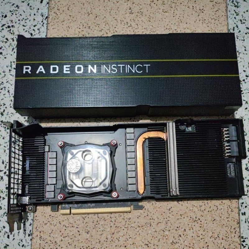 AMD Radeon PRO VII 已改水冷頭