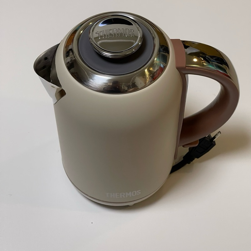 全新 THERMOS膳魔師 不銹鋼電熱水壺1700ml 奶昔白