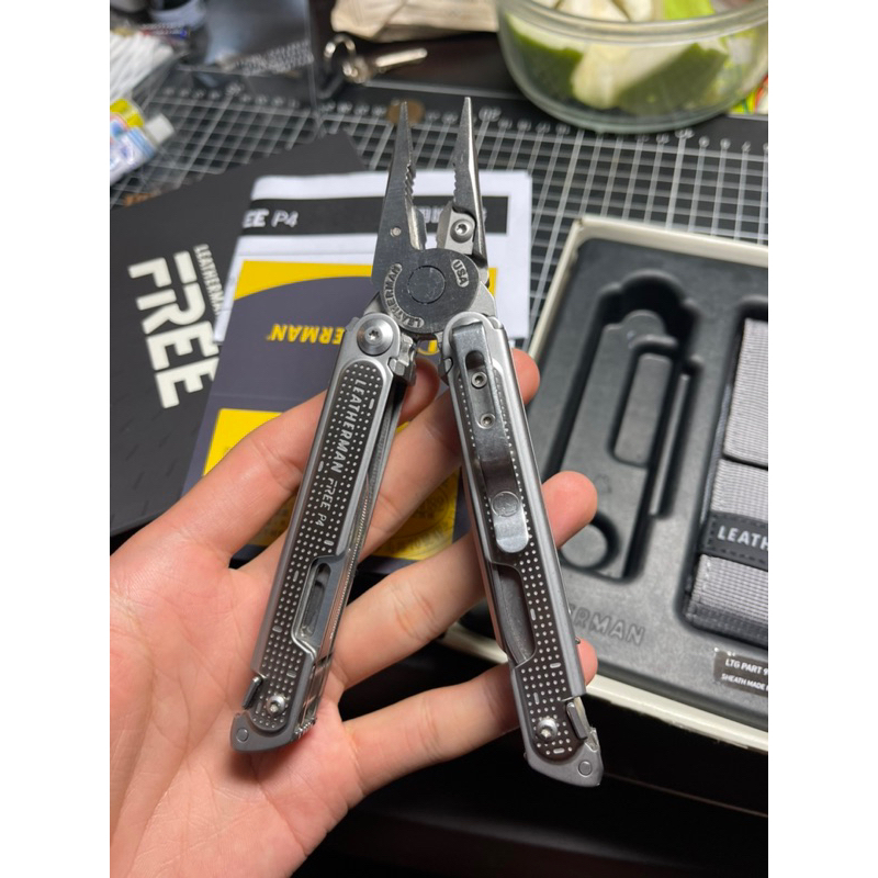 Leatherman Free p4 工具鉗