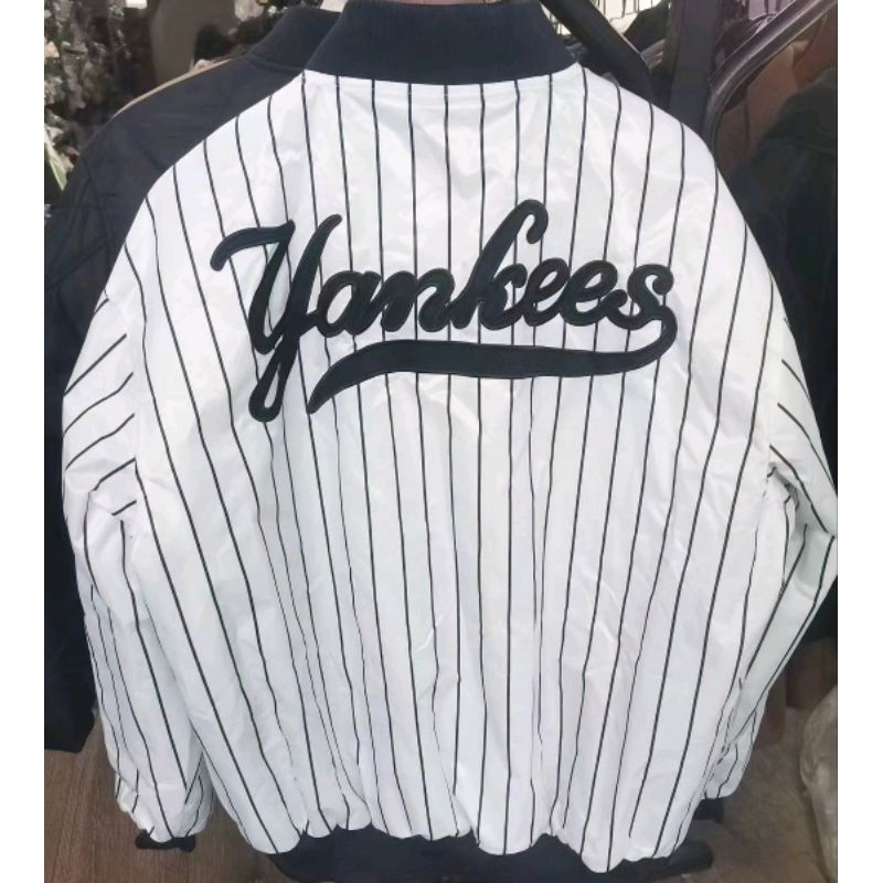 YANKEES NY 洋基隊 棒球外套 夾克 OVERSIZES 夾克 嘻哈 饒舌 寬鬆尺碼：M L XL