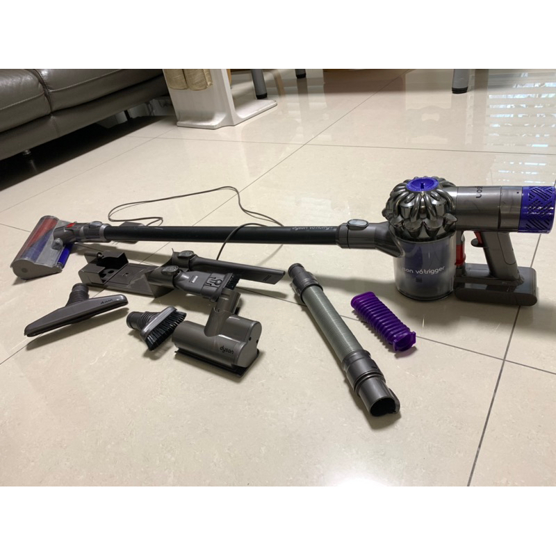 dyson v6 二手（功能正常）加贈4個原廠吸頭