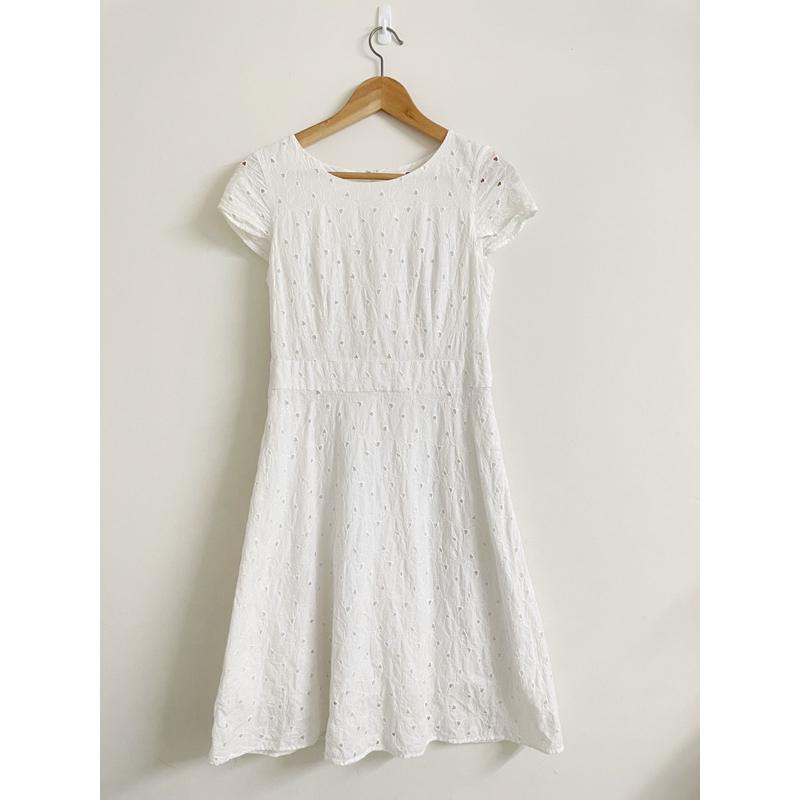 極簡衣櫃 | 🇫🇷Uniqlo法式 布蕾絲 氣質白色長洋裝 優衣庫