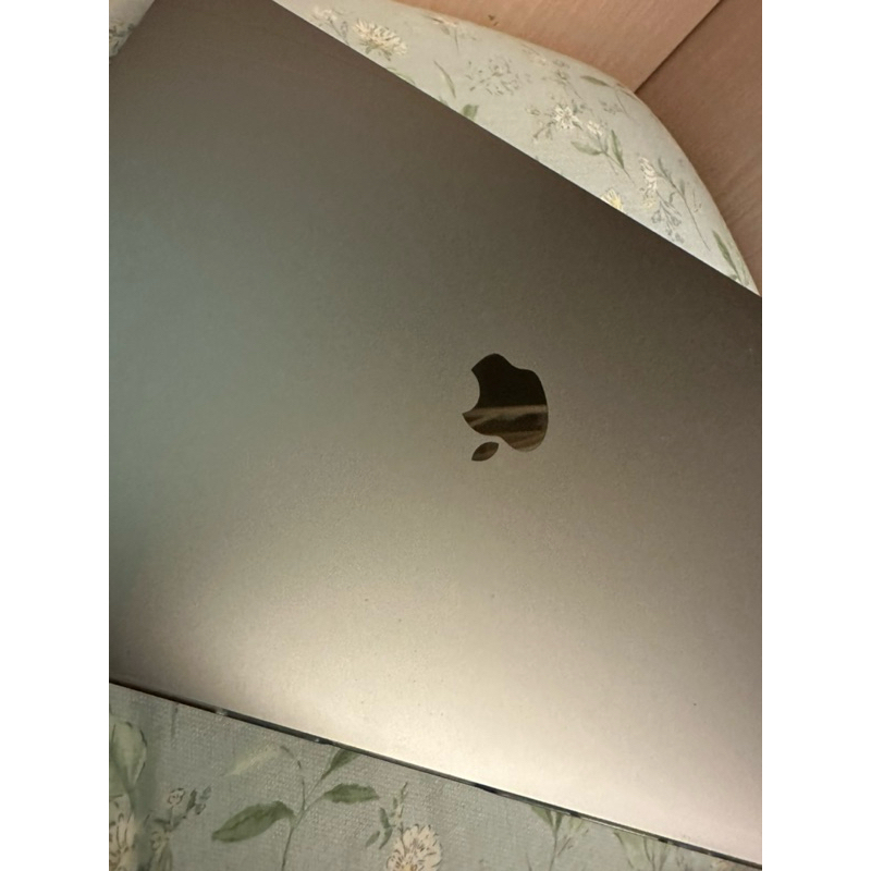 MacBook Pro 13” 16G 512G 2020 灰A2251