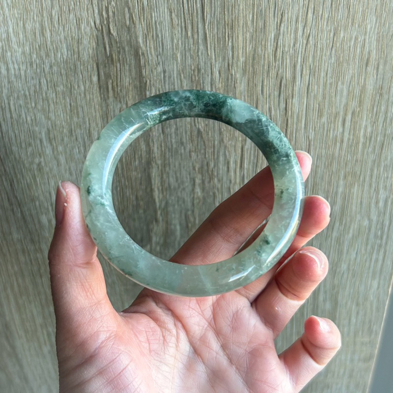 天然水晶礦石A358綠兔毛綠髮手鐲圓條(56圈口)-有瑕特價中