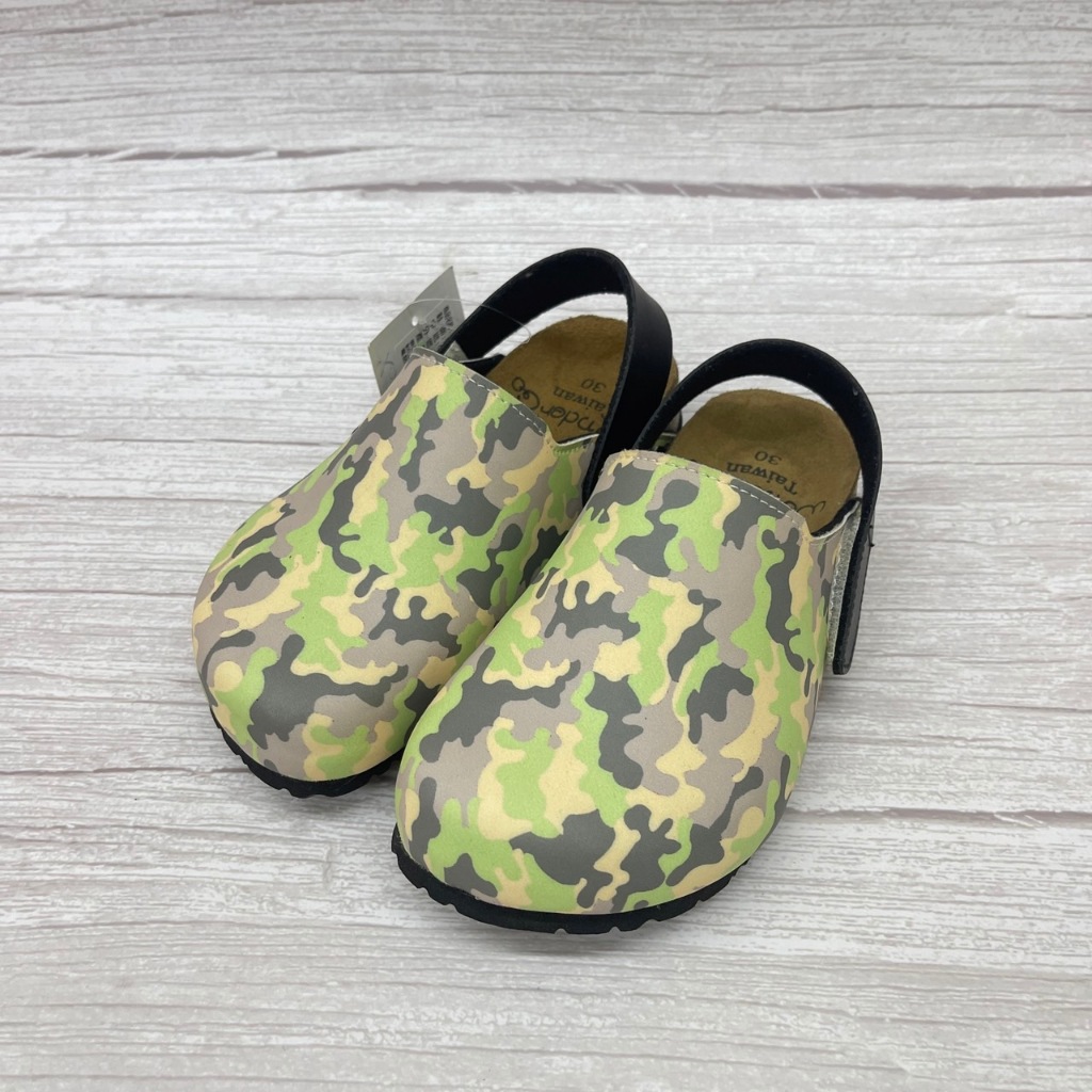 ［出清品］《布布童鞋》台灣製迷彩綠色兒童歐風氣墊護趾拖鞋(17公分)
