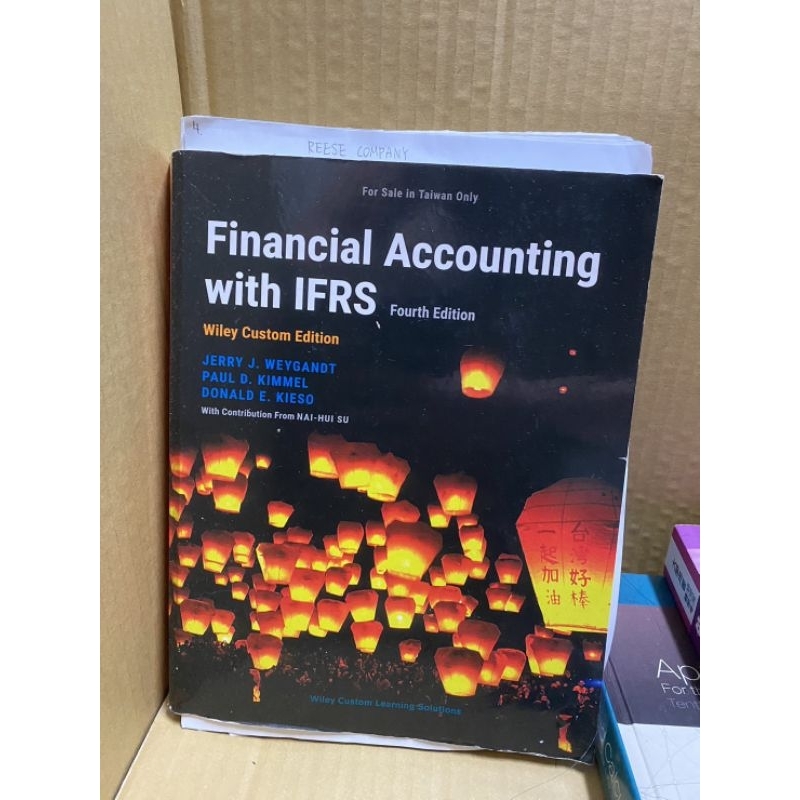 九成新 financial accounting with IFRS / Fourth edition 財務會計 第四版