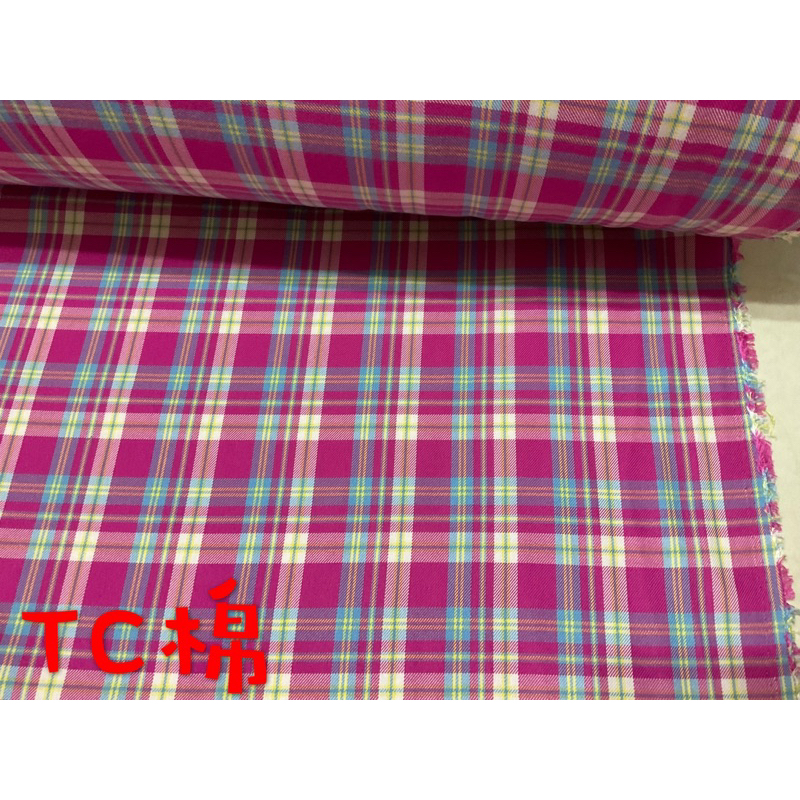 便宜地帶~深粉色格子平織TC棉布10尺200元出清（141*300公分)適合做衣服、桌巾、床套組～超舒服～有一點厚度