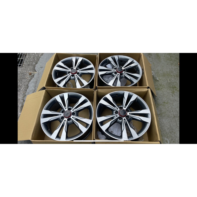 車之鄉 BENZ 18吋鋁圈前後配，225/45 R18 + 245/40/R18 前輪其中一顆剛從新烤漆跟新的一樣