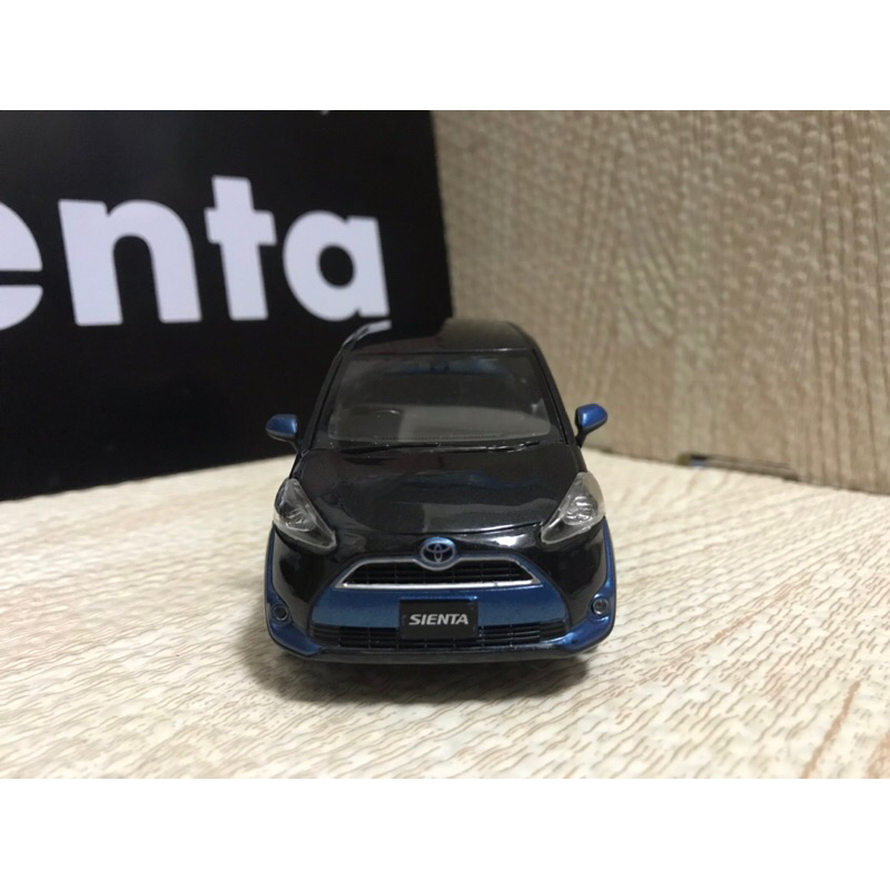 Toyota  sienta 黑色 1/30 日規原廠模型車