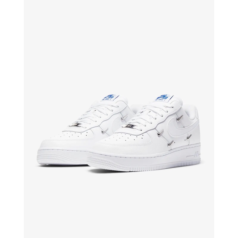 Nike Air Force 1 07 LX小銀勾