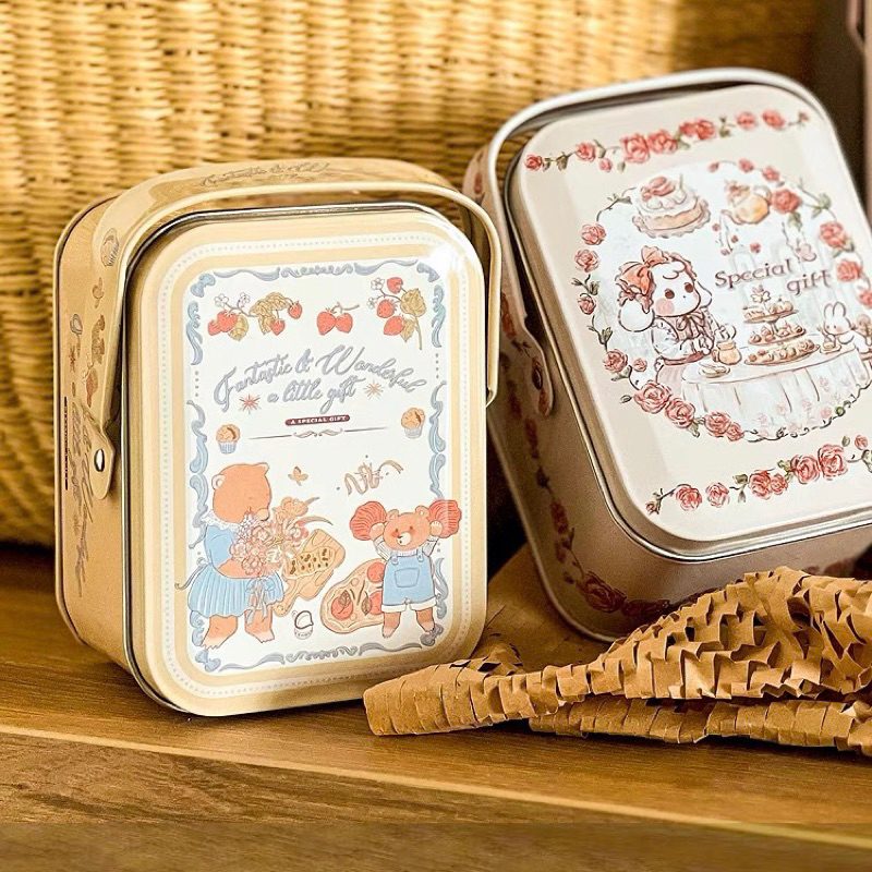 小屋子雜貨鋪🏠現貨🚩手繪風復古簡約手提方形鐵盒曲奇餅乾盒