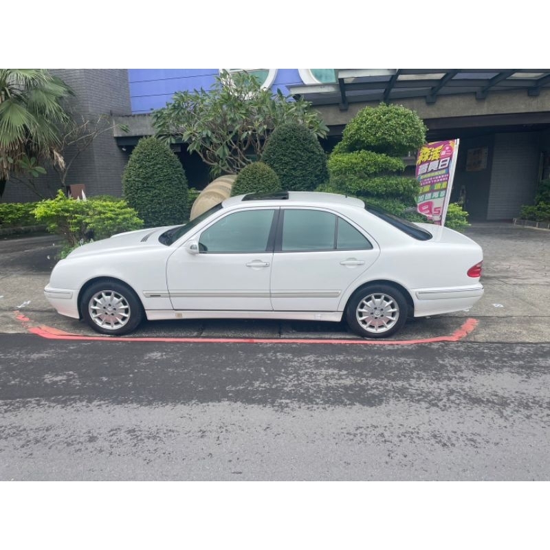 💥特價▪️跑🏃‍♂️9萬2001🌈賓士▪︎E240▪︎車庫車▪︎ㄧ手車▪︎BENZ▪︎W210▪︎代步車▪︎白色▪︎北部