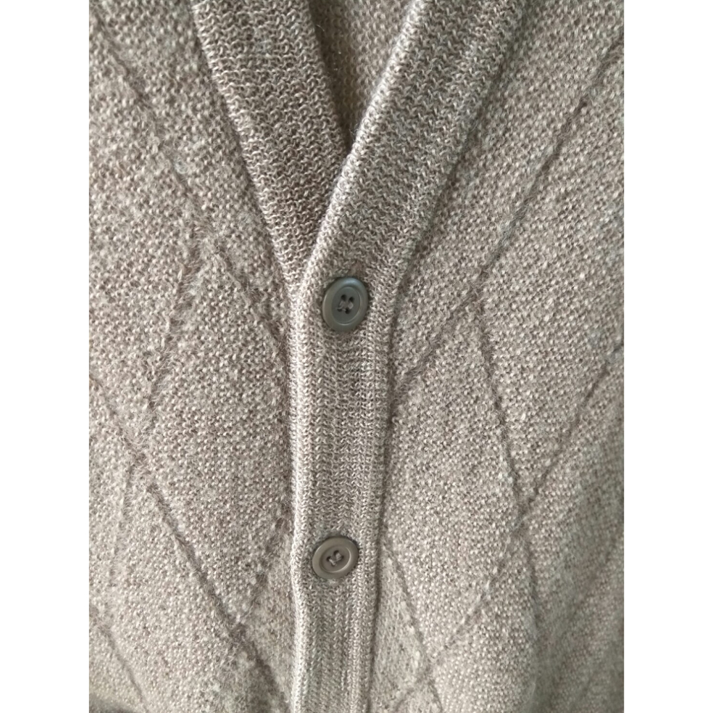 日本製男生羊毛衣 純羊毛開襟外套 標示M號 (ITALY 尺寸) , L號也可穿, 100%純羊毛 Wool -100%
