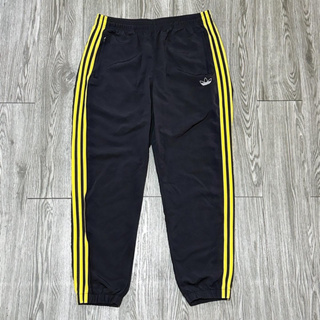 Adidas original 3 Stripe Warm Up Pants DV3142 尺寸 : XL