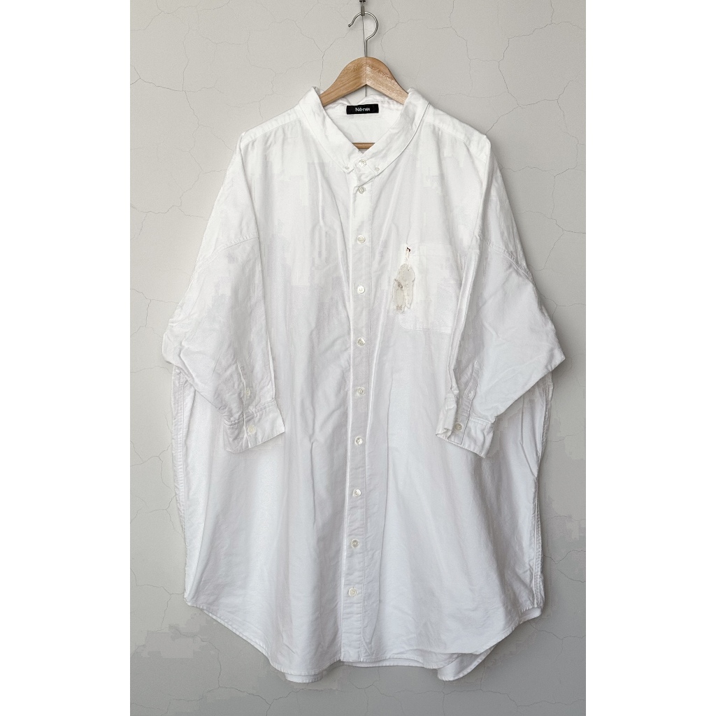 日本Ne-net白色胸前可愛小吊飾長版棉質襯衫