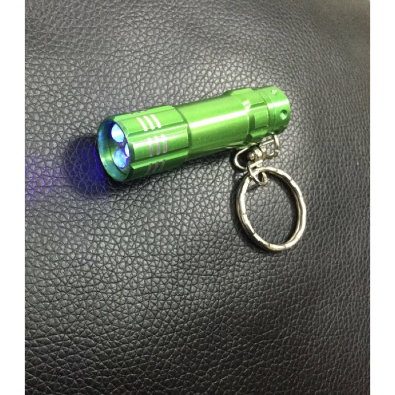 出清品 迷你 手電筒 藍光 鑄鐵材質 鎖匙圈 鑰匙圈 吊飾 飾品 綠色 可自取